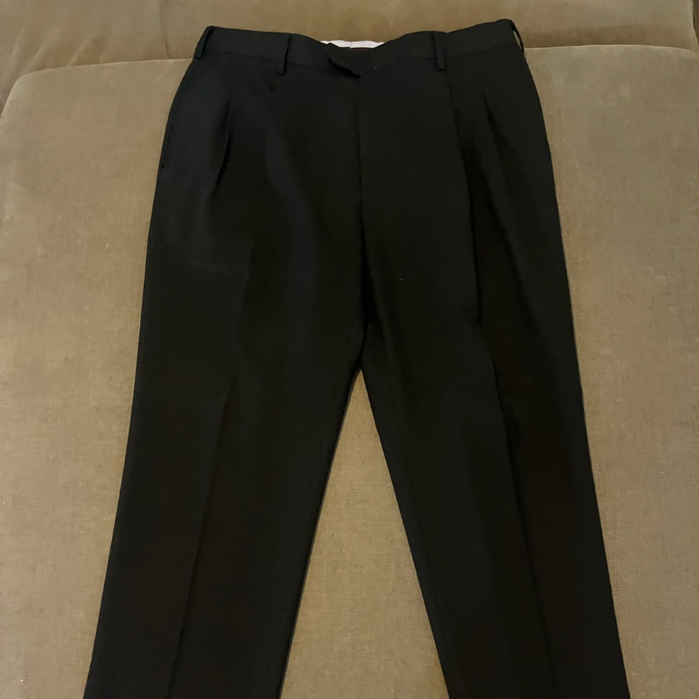 Roundtree and Yorke Travel Smart slacks